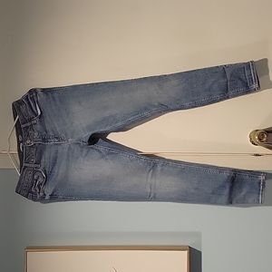 Old Navy Like New. Worn Once. Rockstar Super Skinny Mid-Rise. Size 4